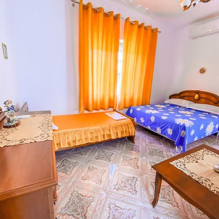 Villa House Of Linda 93 à Berat Extérieur photo
