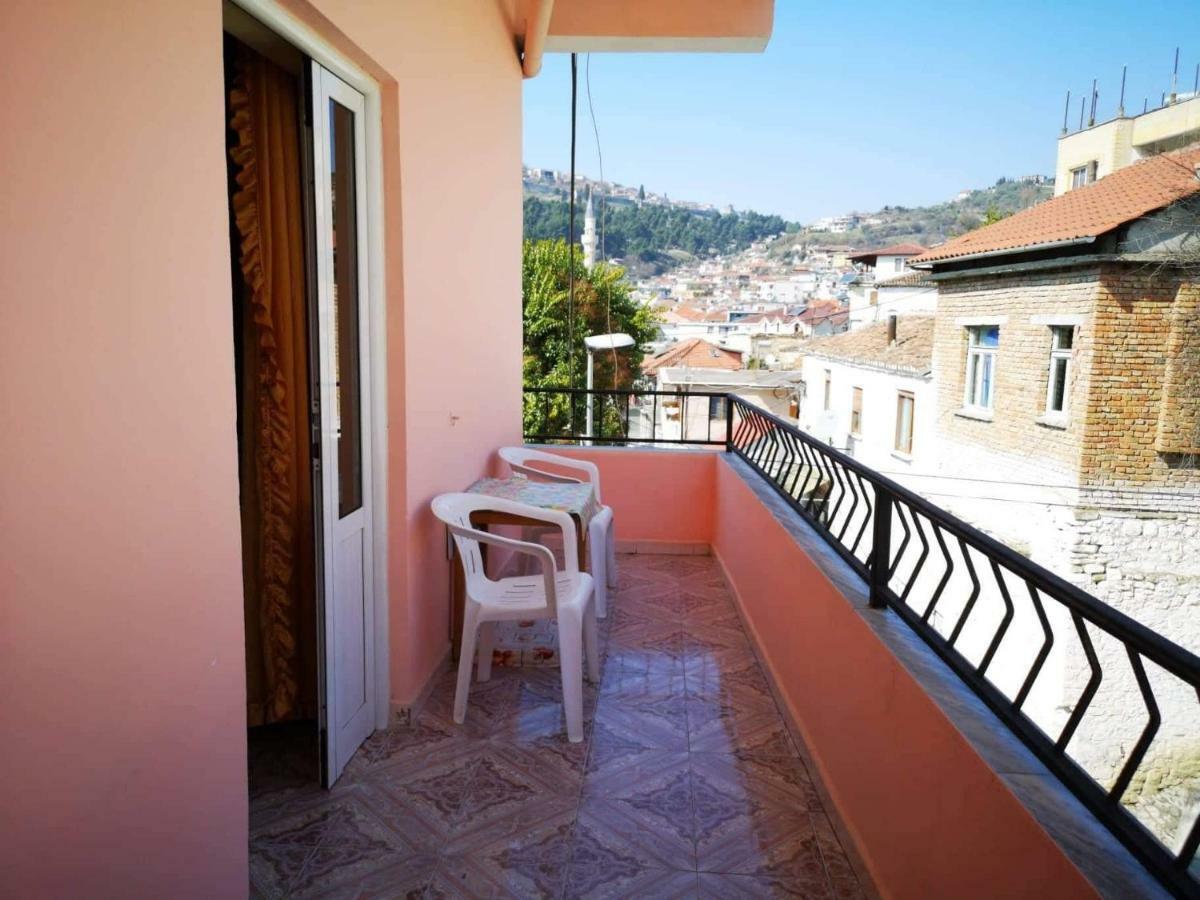 Villa House Of Linda 93 à Berat Extérieur photo
